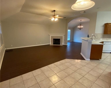 617 Kingston Lacy Blvd - Photo Thumbnail 3