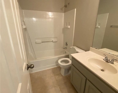617 Kingston Lacy Blvd - Photo Thumbnail 8