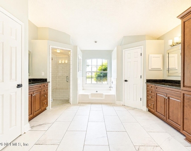 4635 Forest Glen Court - Photo Thumbnail 7