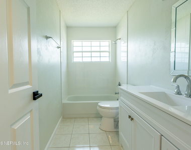 4635 Forest Glen Court - Photo Thumbnail 10
