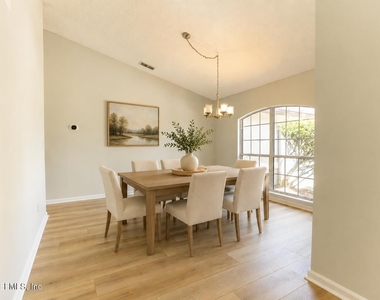 4635 Forest Glen Court - Photo Thumbnail 2