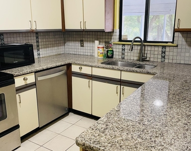 2202 Wood Hill Place - Photo Thumbnail 7