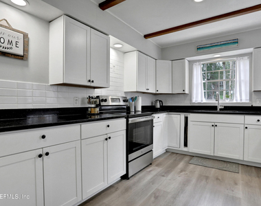 29 Nelmar Avenue - Photo Thumbnail 8