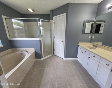 739 Wakemont Drive - Photo Thumbnail 17