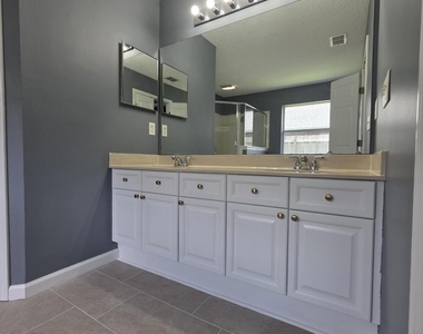 739 Wakemont Drive - Photo Thumbnail 19