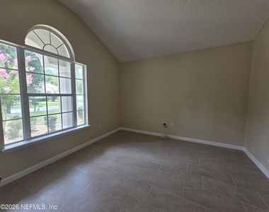 739 Wakemont Drive - Photo Thumbnail 15