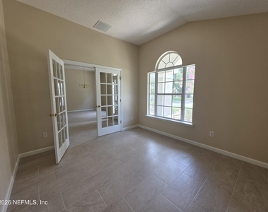 739 Wakemont Drive - Photo Thumbnail 14