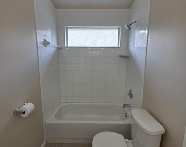 739 Wakemont Drive - Photo Thumbnail 24
