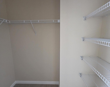 739 Wakemont Drive - Photo Thumbnail 28