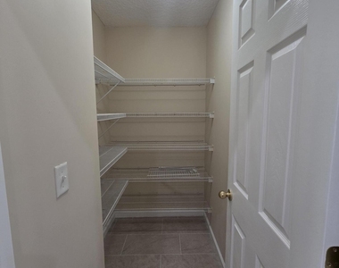 739 Wakemont Drive - Photo Thumbnail 13