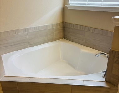 380 Brybar Drive - Photo Thumbnail 24
