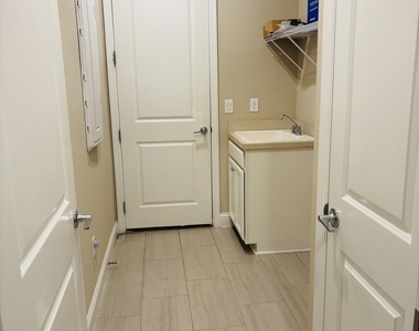 380 Brybar Drive - Photo Thumbnail 28