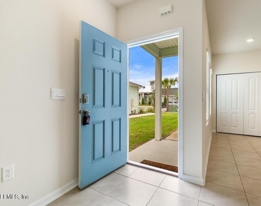 170 Pasadena Drive - Photo Thumbnail 6