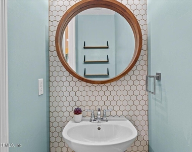 1201 E Redrock Ridge Avenue - Photo Thumbnail 17