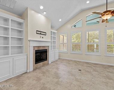 1201 E Redrock Ridge Avenue - Photo Thumbnail 34
