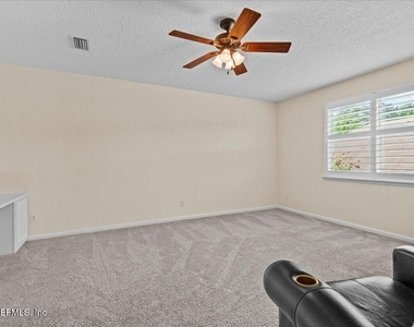 1201 E Redrock Ridge Avenue - Photo Thumbnail 51