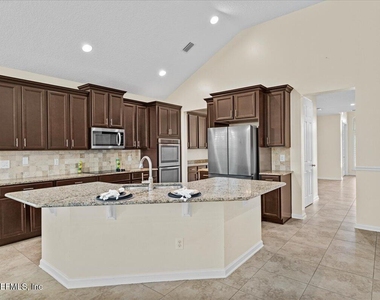 1201 E Redrock Ridge Avenue - Photo Thumbnail 27