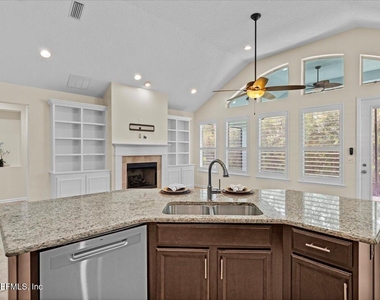 1201 E Redrock Ridge Avenue - Photo Thumbnail 24