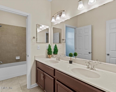 1201 E Redrock Ridge Avenue - Photo Thumbnail 60