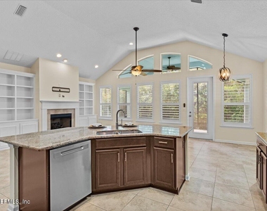 1201 E Redrock Ridge Avenue - Photo Thumbnail 20
