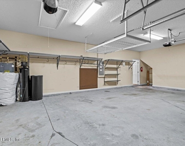 1201 E Redrock Ridge Avenue - Photo Thumbnail 16