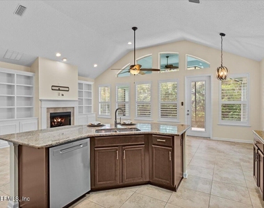 1201 E Redrock Ridge Avenue - Photo Thumbnail 21