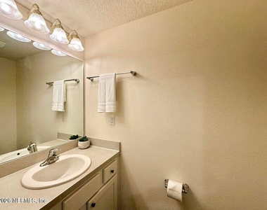 336 Aralia Lane - Photo Thumbnail 4