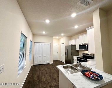 336 Aralia Lane - Photo Thumbnail 5