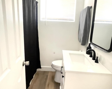 5949 Maple Leaf Drive - Photo Thumbnail 8