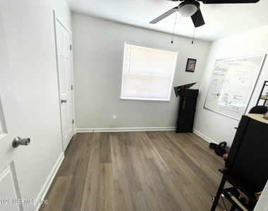 5949 Maple Leaf Drive - Photo Thumbnail 5