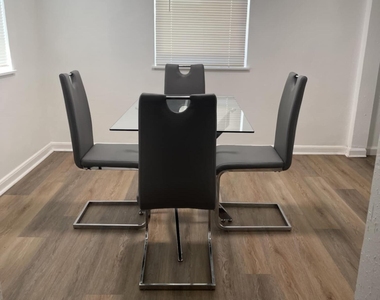 5949 Maple Leaf Drive - Photo Thumbnail 2