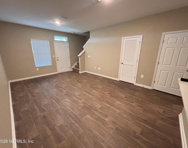 903 Rivertree Place - Photo Thumbnail 8