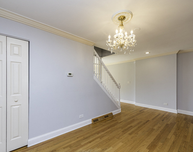 551 W Park Avenue - Photo Thumbnail 8