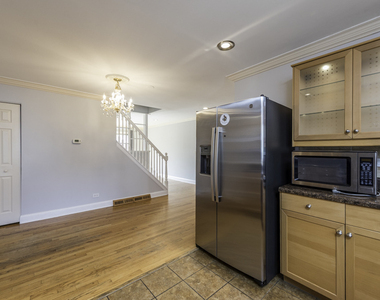 551 W Park Avenue - Photo Thumbnail 4