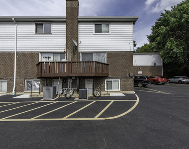 551 W Park Avenue - Photo Thumbnail 1