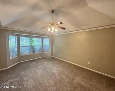 109 Hawthorn Hedge Lane - Photo Thumbnail 8