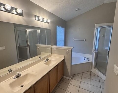 109 Hawthorn Hedge Lane - Photo Thumbnail 9