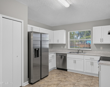 1108 Hidden Cove Circle S - Photo Thumbnail 12