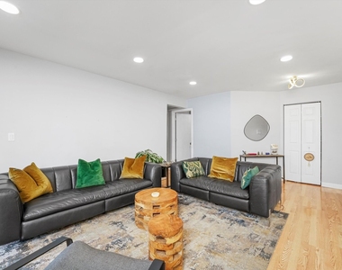 608 Hanover Court - Photo Thumbnail 15