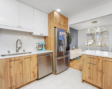 608 Hanover Court - Photo Thumbnail 11