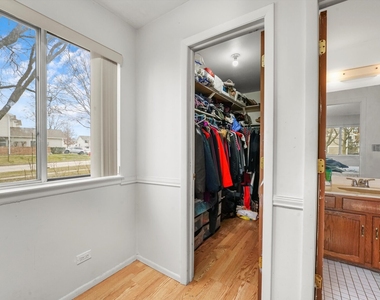 608 Hanover Court - Photo Thumbnail 3