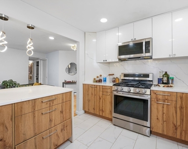 608 Hanover Court - Photo Thumbnail 12