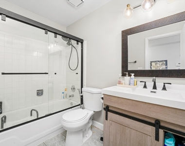 608 Hanover Court - Photo Thumbnail 7