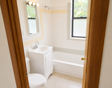 3560 W Cortland Street - Photo Thumbnail 6