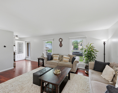 750 Dunhill Drive - Photo Thumbnail 2