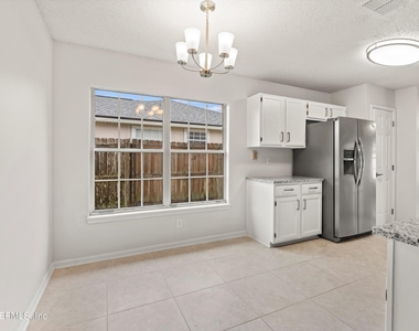 12756 Bentwater Drive - Photo Thumbnail 9