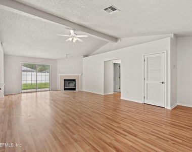12756 Bentwater Drive - Photo Thumbnail 3