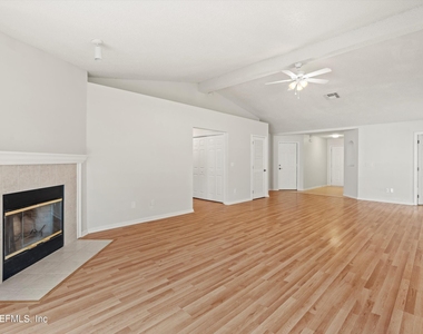12756 Bentwater Drive - Photo Thumbnail 4