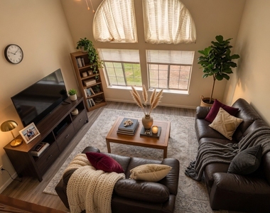 150 Winchester Drive - Photo Thumbnail 4