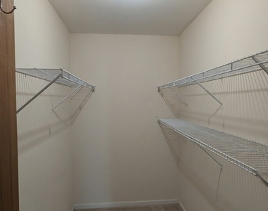 150 Winchester Drive - Photo Thumbnail 13